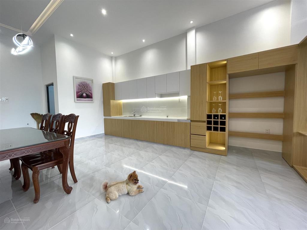 Bán nhanh nhà 2 tầng thiết kế hiện đại, đường xe tải, thuộc mỹ phong, tp mỹ tho  tiền giang