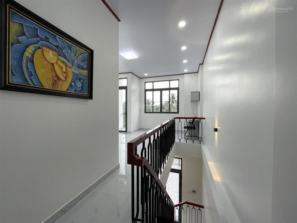 Bán nhanh nhà 2 tầng thiết kế hiện đại, đường xe tải, thuộc mỹ phong, tp mỹ tho  tiền giang