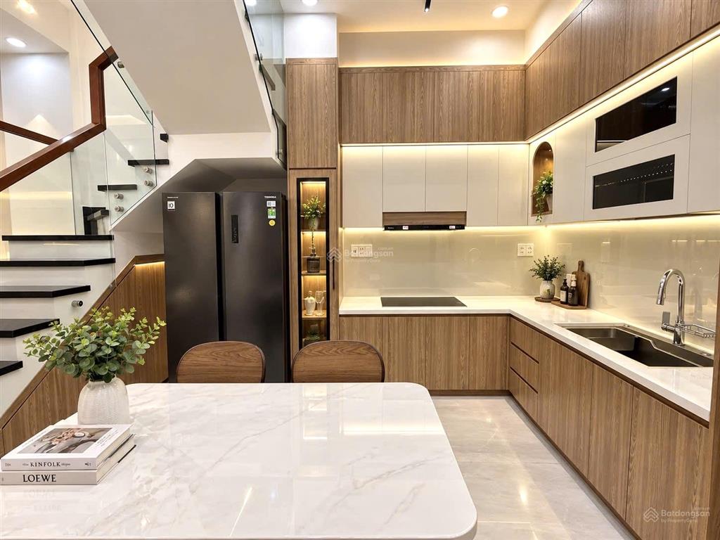 Nhà mới thiết kế hiện đại giá tốt, đường xe hơi