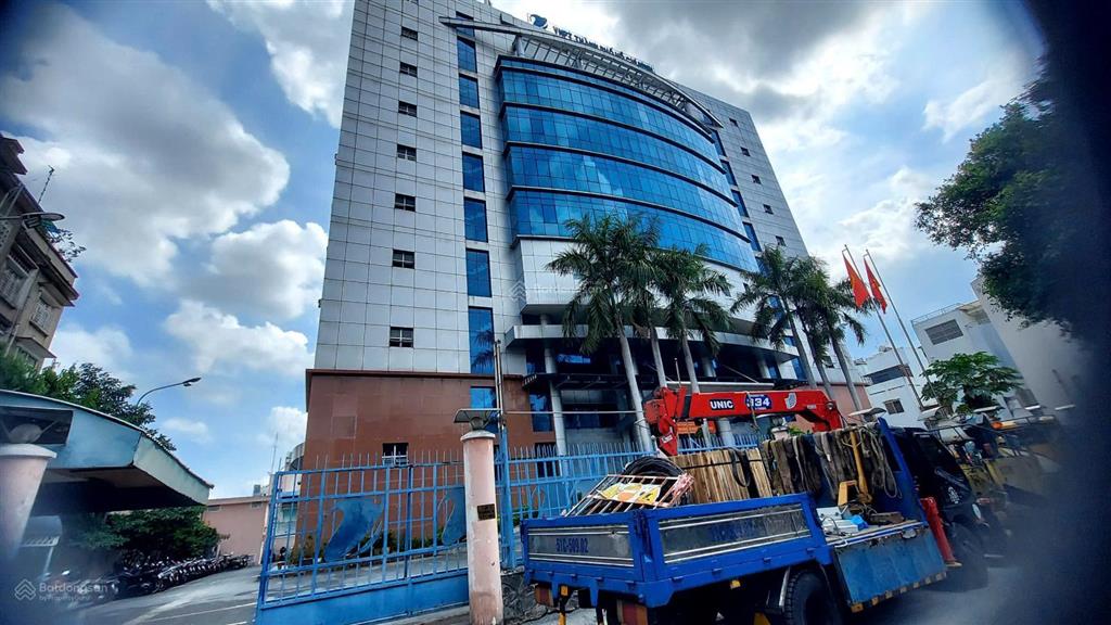 Cho thuê vp 600m2 lầu 6 tại 12/1 nguyễn thị minh khai, p sài gòn. dt 20x30m. giá 550k/m2/th
