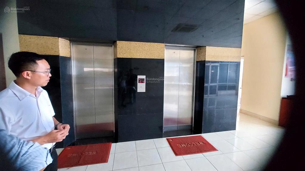 Cho thuê vp 600m2 lầu 6 tại 12/1 nguyễn thị minh khai, p sài gòn. dt 20x30m. giá 550k/m2/th