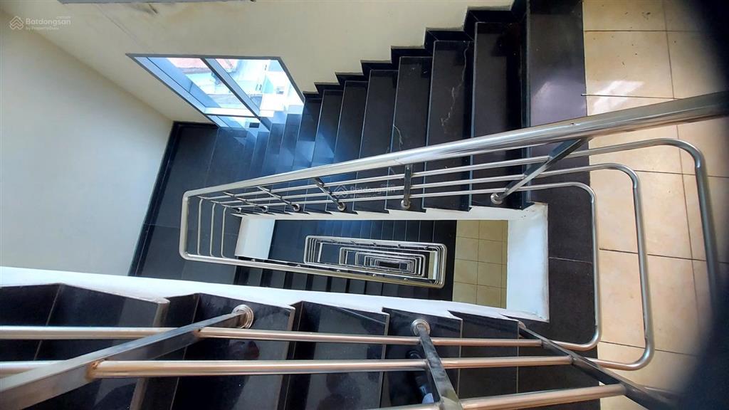 Cho thuê vp 600m2 lầu 6 tại 12/1 nguyễn thị minh khai, p sài gòn. dt 20x30m. giá 550k/m2/th