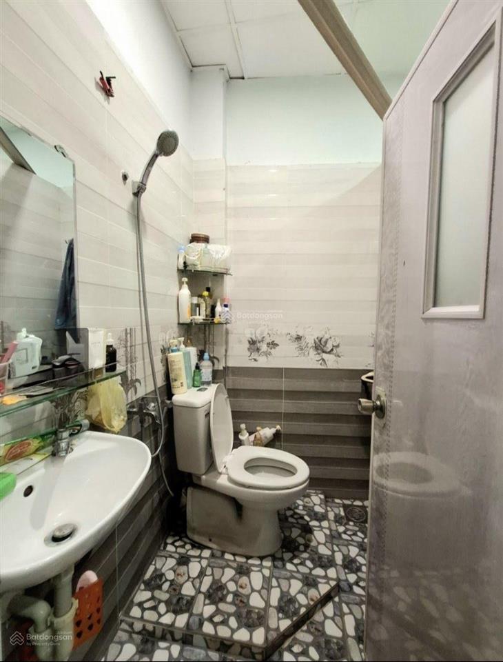 Bán nhà đường 3 tháng 2, p.2, q.11, gần mặt tiền, dt 4 x 8m, 2 tầng, giá 4 tỷ.