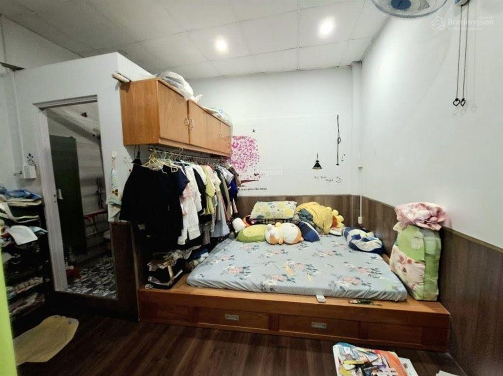 Bán nhà đường 3 tháng 2, p.2, q.11, gần mặt tiền, dt 4 x 8m, 2 tầng, giá 4 tỷ.