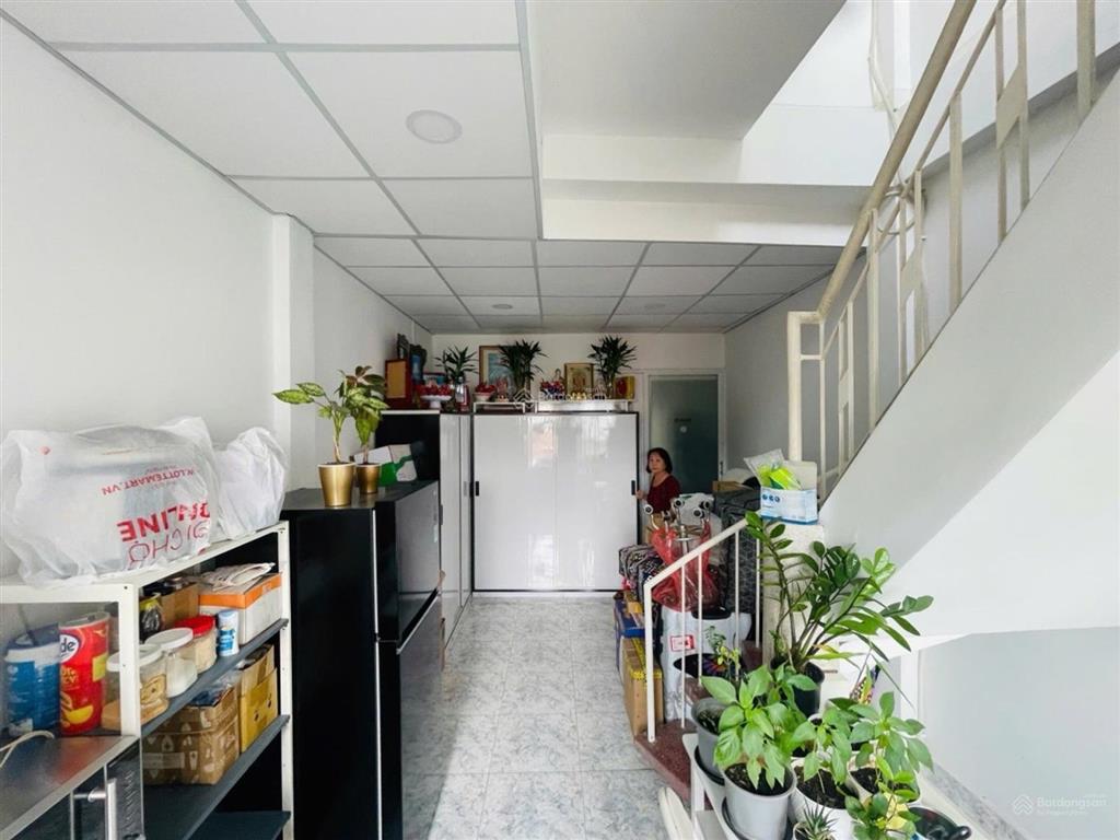 Mặt tiền kinh doanh nguyễn trãi, p.2, q.5, dt 33m2, 5 tầng, giảm 1 tỷ 3 còn 14 tỷ 5.