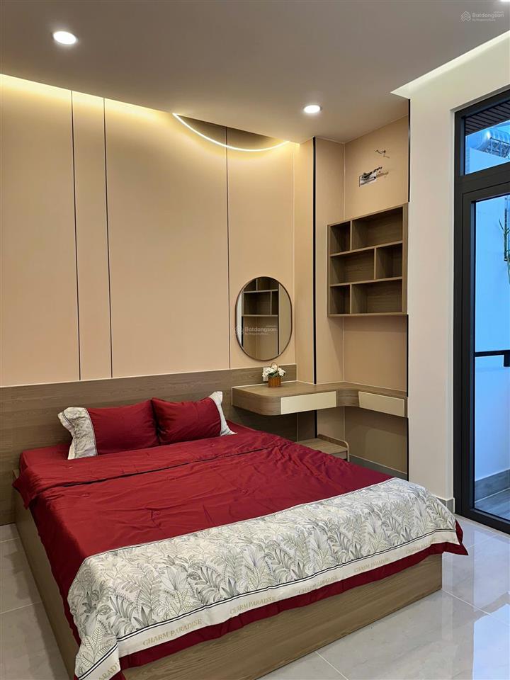 Nhà mới đẹp âu dương lân, p.2, q.8, dt 4,6 x 13m, 5 tầng, giá 8 tỷ 3.