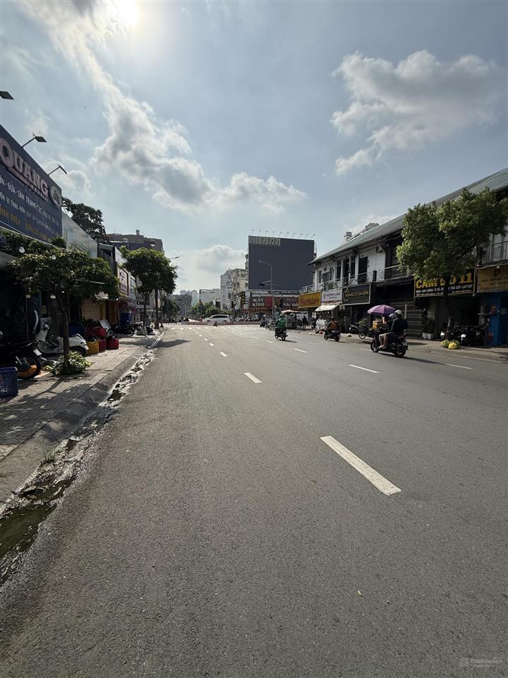 Cho thuê nguyên căn mặt tiền trần hưng đạo, p. 7, q. 5, 32m2, 2 tầng btct, giá 13 triệu