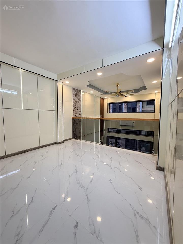 Nhà đẹp an bình, p.5, q.5, dt 3,3 x 8,5m, 4 tầng, giá 5 tỷ 99.