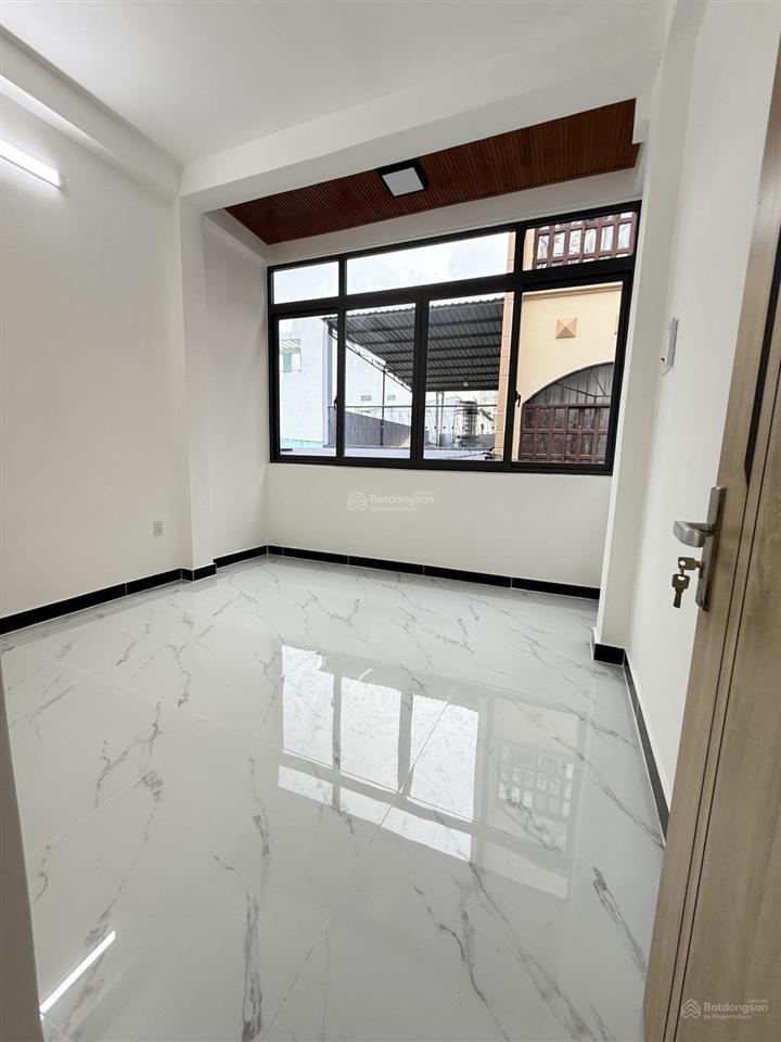 Nhà đẹp an bình, p.5, q.5, dt 3,3 x 8,5m, 4 tầng, giá 5 tỷ 99.