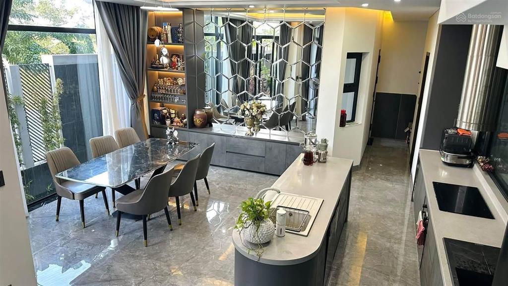 Cho thuê villa 2 mặt tiền siêu phẩm cực đẹp