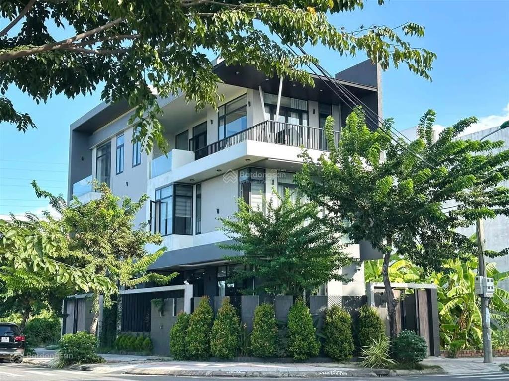 Cho thuê villa 2 mặt tiền siêu phẩm cực đẹp