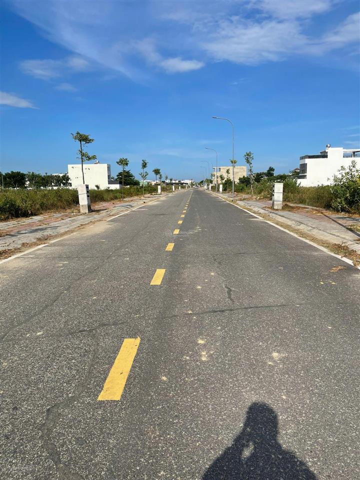 Mình cần bán gấp lô đất mặt tiền ngô gia tự thuộc khu đô thị nam sông cái, giá chỉ 17tr/m2