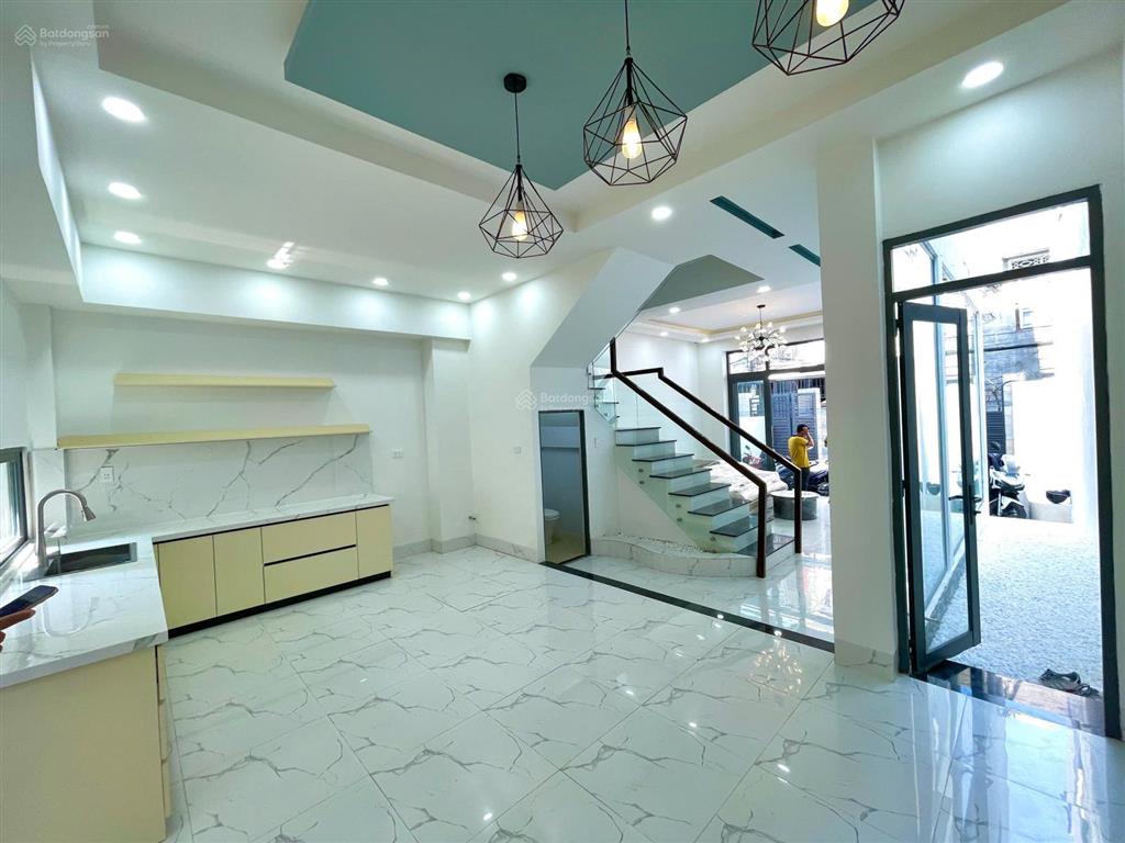 Bán nhà 3 tầng đường tháp bà,gần biển tttp nha trang,sổ hồng.