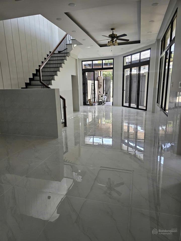 Bán nhà 3 tầng,2 mặt tiền gần chợ ga,đường oto,phường tây nha trang.
