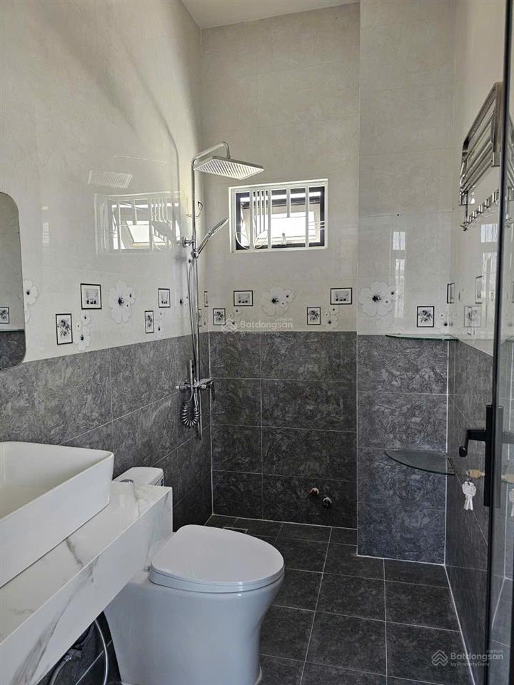 Bán nhà 3 tầng,2 mặt tiền gần chợ ga,đường oto,phường tây nha trang.