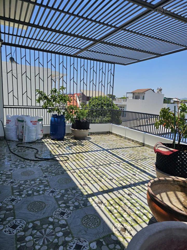 Bán nhà 3 tầng,2 mặt tiền gần chợ ga,đường oto,phường tây nha trang.