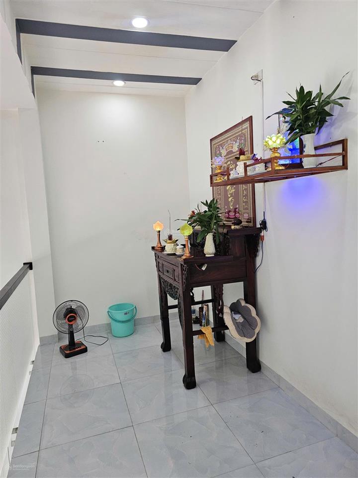 Bán nhà cấp 4 gác lửng 2 phòng ngủ gần siêu thị go, phường tây nha trang, giá 2,1 tỷ, sổ hồng