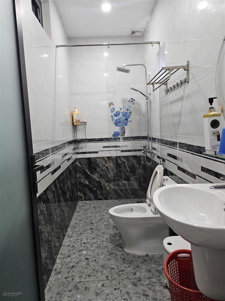 Cho thuê nhà nguyên căn 1 trệt 2 tầng có 3 phòng ngủ, đầy đủ nội thất ngay kđt mỹ gia gói 2