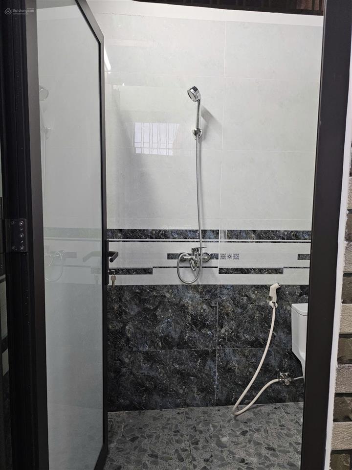Cho thuê nhà nguyên căn 1 trệt 2 tầng có 3 phòng ngủ, đầy đủ nội thất ngay kđt mỹ gia gói 2
