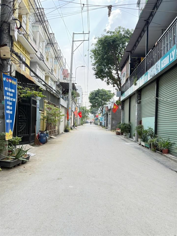 Bán lô đất ngay ngã 3 lo lu lã xuân oai