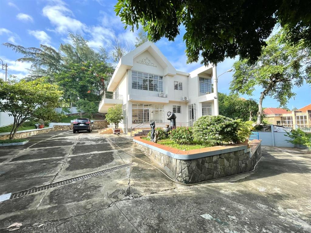 Villa vũng tàu, 24 đào duy từ, 45tr/tháng, 700m2 (đồi ngọc tước)