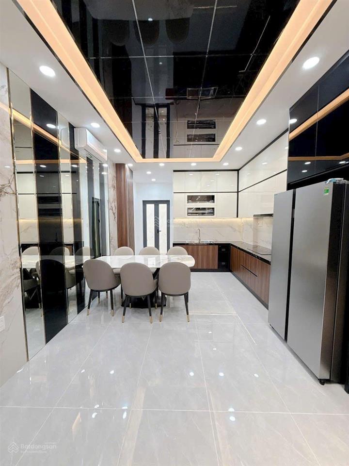 Bán nhà mới xây đường 9m cx ngân hàng quận 7