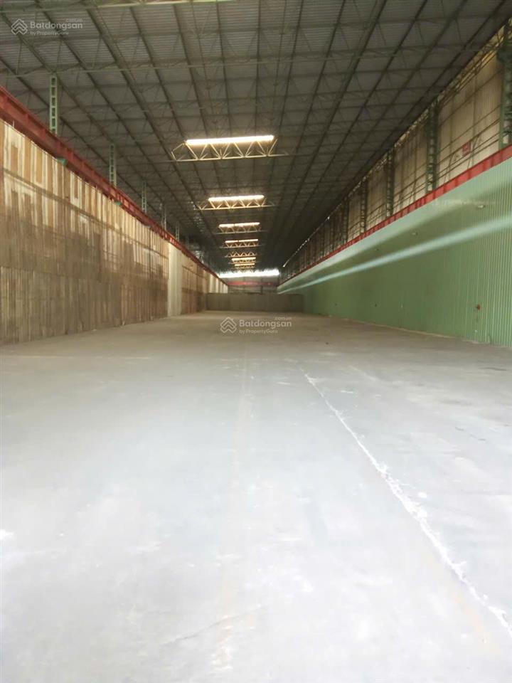 Cho thuê kho, nhà xưởng 2600m2 giá 70 nghìn / m2 tại nguyễn văn tuôi, thị trấn bến lức, long an