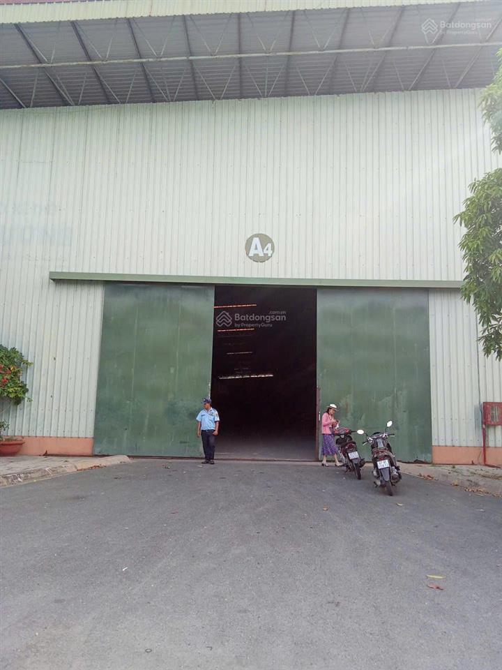 Cho thuê kho, nhà xưởng 2600m2 giá 70 nghìn / m2 tại nguyễn văn tuôi, thị trấn bến lức, long an
