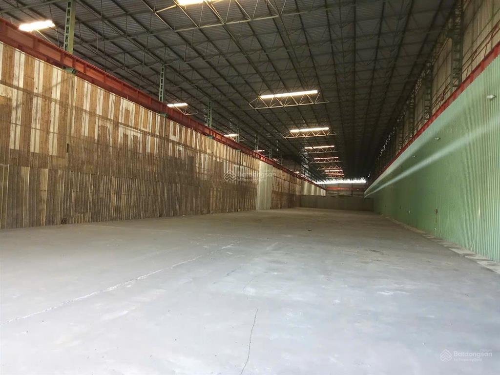Cho thuê kho, nhà xưởng 2600m2 giá 70 nghìn / m2 tại nguyễn văn tuôi, thị trấn bến lức, long an