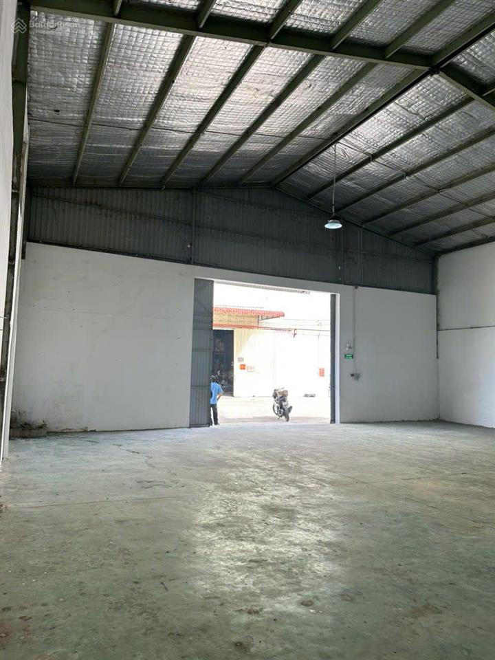 Cho thuê kho quận 8 diện tích 324m2, xe tải lớn ra vào thuận tiện