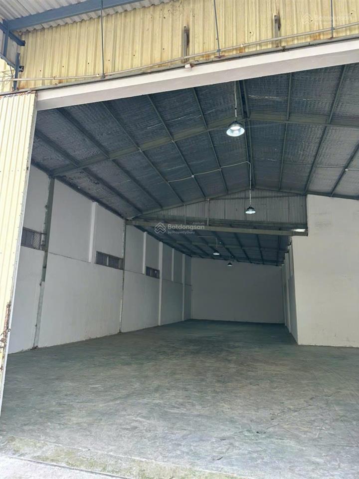 Cho thuê kho quận 8 diện tích 324m2, xe tải lớn ra vào thuận tiện