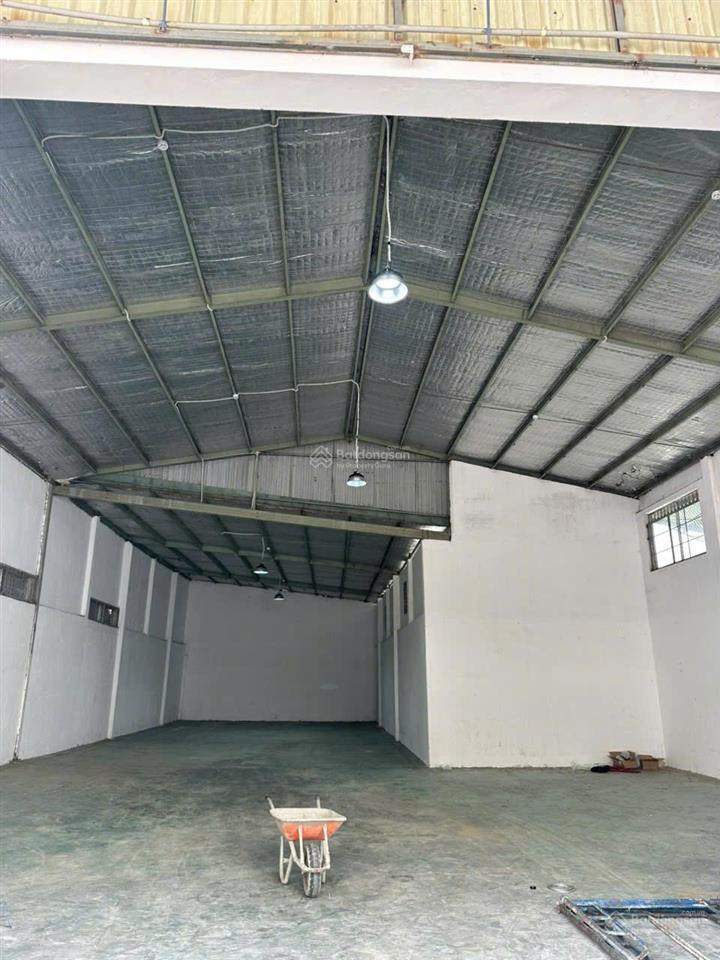 Cho thuê kho quận 8 diện tích 324m2, xe tải lớn ra vào thuận tiện