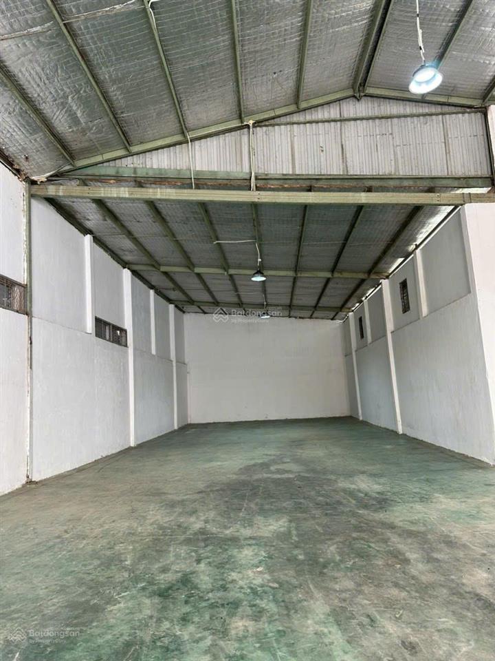Cho thuê kho quận 8 diện tích 324m2, xe tải lớn ra vào thuận tiện