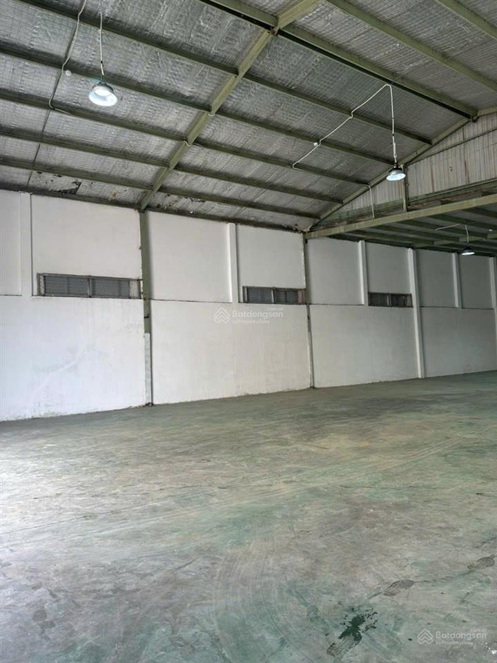 Cho thuê kho quận 8 diện tích 324m2, xe tải lớn ra vào thuận tiện
