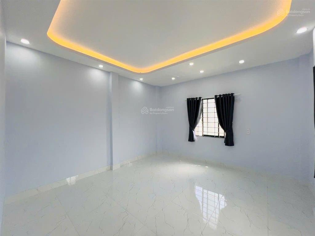 Nhà đẹp vào ở ngay nội thất đầy đủ. tiện ích xung quanh