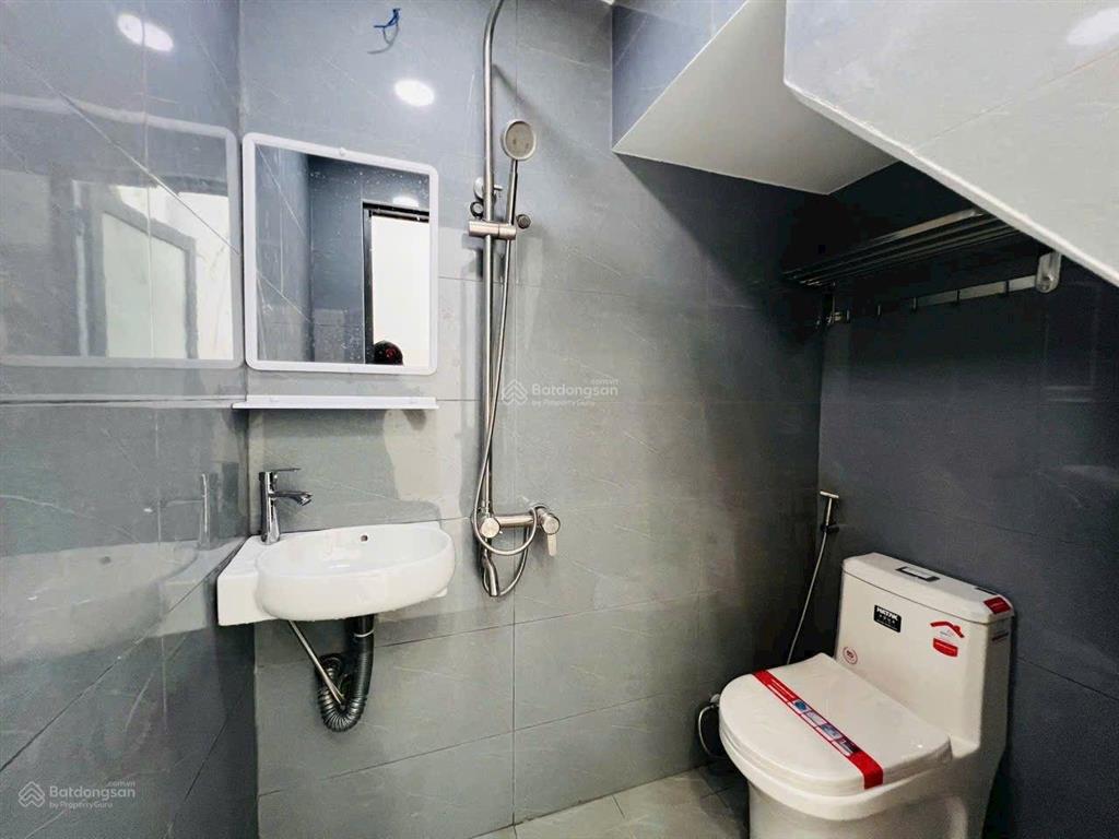 Nhà đẹp vào ở ngay nội thất đầy đủ. tiện ích xung quanh