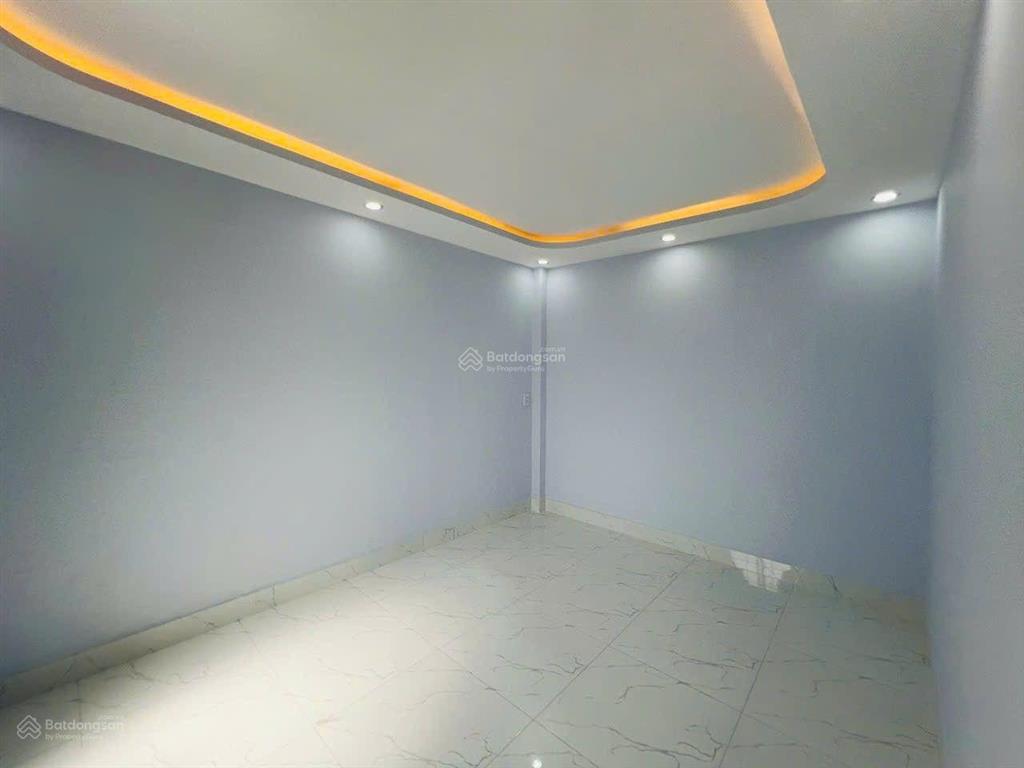 Nhà đẹp vào ở ngay nội thất đầy đủ. tiện ích xung quanh