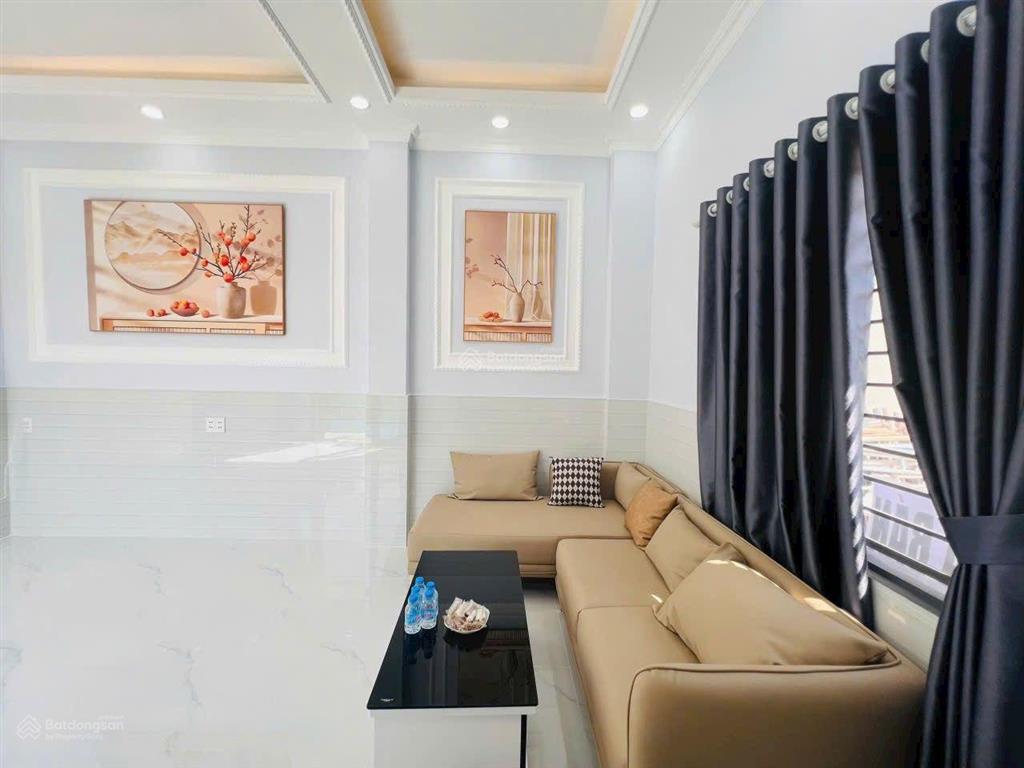 Nhà đẹp vào ở ngay nội thất đầy đủ. tiện ích xung quanh