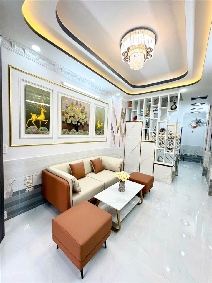 Nhà đẹp hẻm xe hơi vào ở ngay.