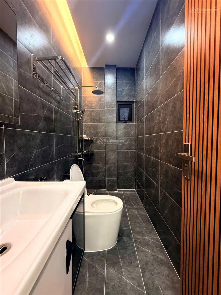Bán nhà sổ hồng riêng hẻm đẹp . 2 mặt tiền thoáng mát .