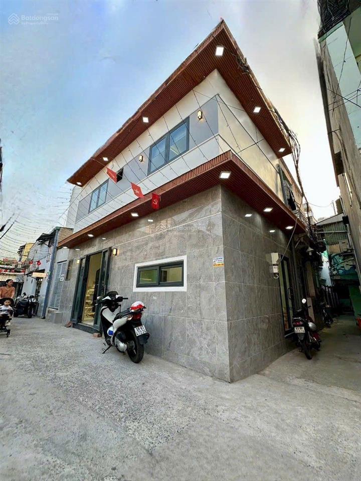 Bán nhà sổ hồng riêng hẻm đẹp . 2 mặt tiền thoáng mát .