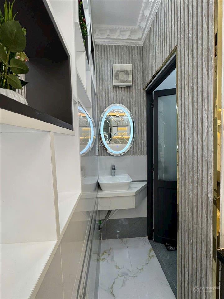 Bán nhà riêng tại 96 đào tông nguyên, 2,3 tỷ, 40m2 đẹp nhiều tiện ích