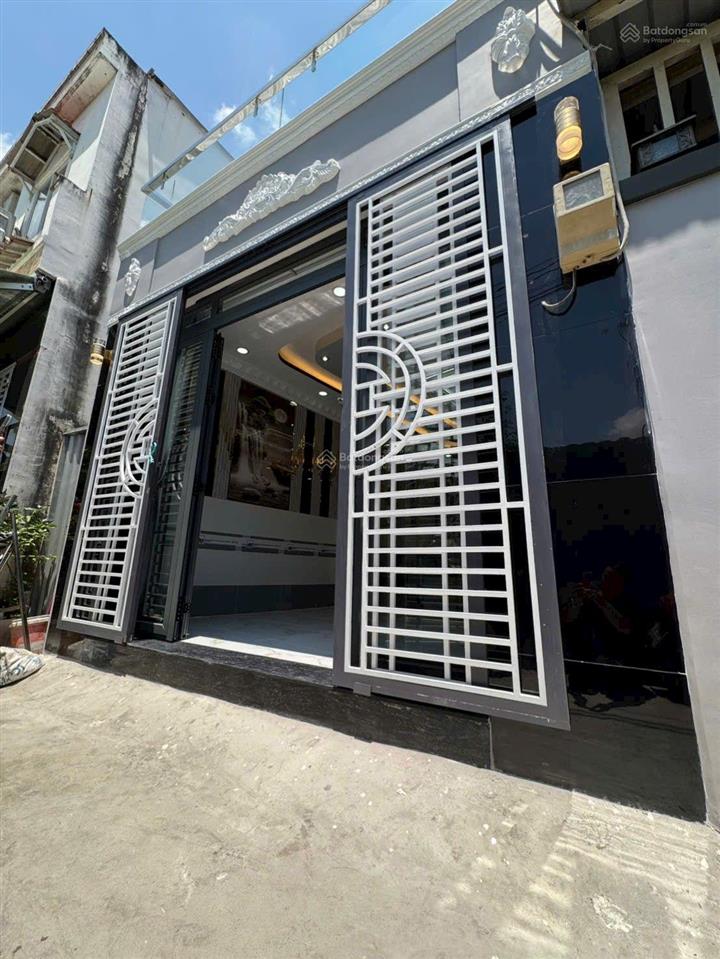 Bán nhà riêng tại 96 đào tông nguyên, 2,3 tỷ, 40m2 đẹp nhiều tiện ích
