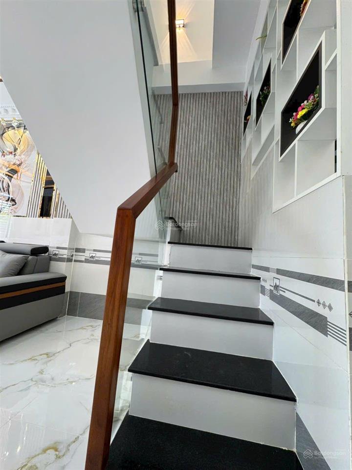Bán nhà riêng tại 96 đào tông nguyên, 2,3 tỷ, 40m2 đẹp nhiều tiện ích