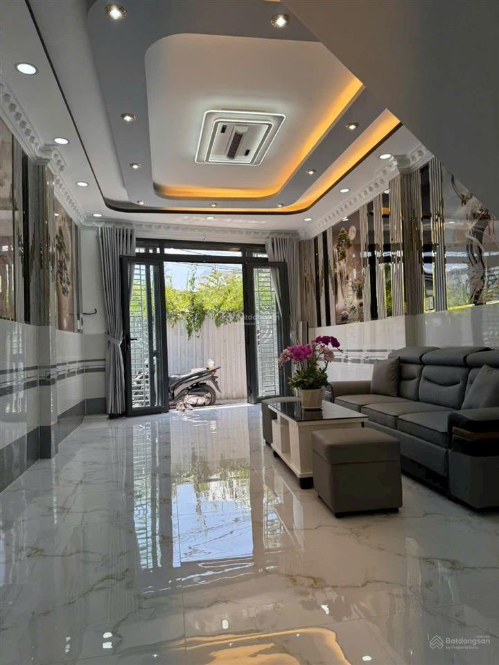Bán nhà riêng tại 96 đào tông nguyên, 2,3 tỷ, 40m2 đẹp nhiều tiện ích