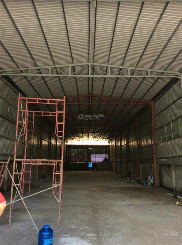 Cho thuê kho xưởng bình chánh 600m2 mặt tiền đường lê đình chi,30 triệu/tháng , đường container.