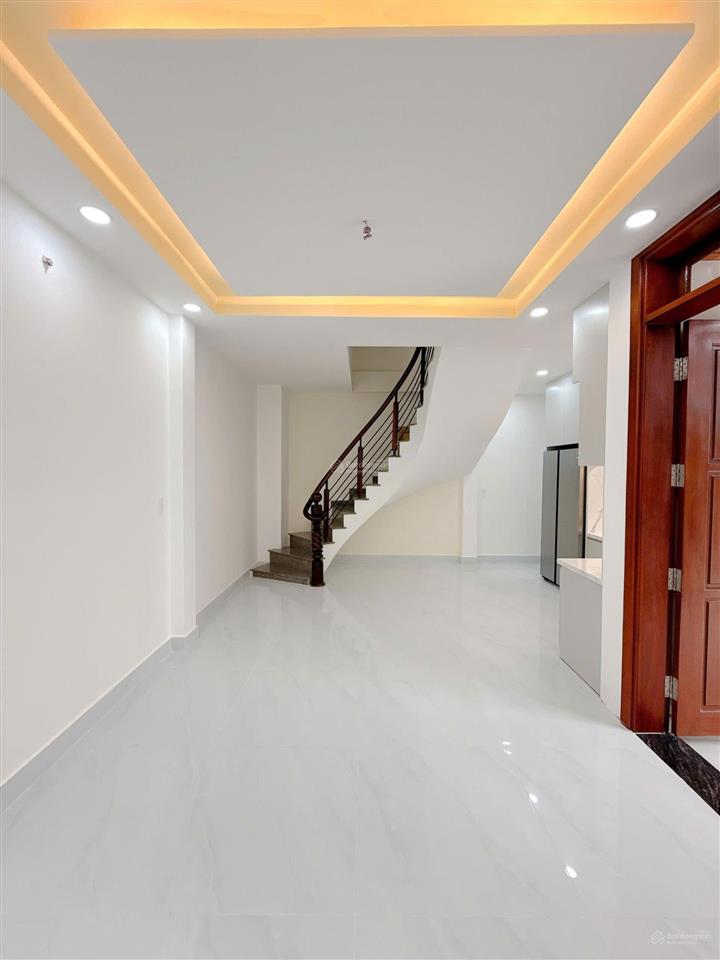 Nhà đẹp vị trí . gần siêu thị lotte. thuận tiện di chuyển các quận trung tâm