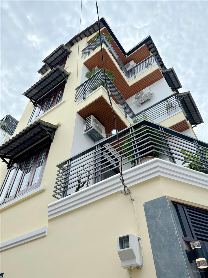 Nhà đẹp vị trí . gần siêu thị lotte. thuận tiện di chuyển các quận trung tâm