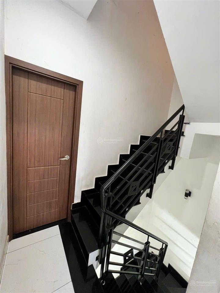 Nhà 3 tầng. sổ hồng riêng. cần bán gấp