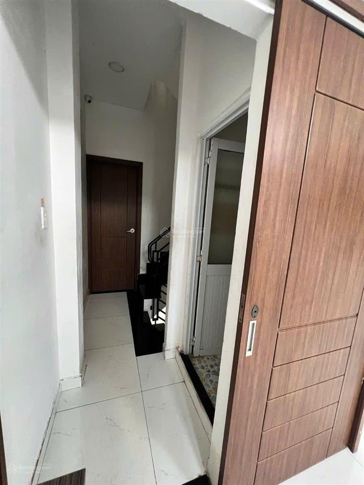 Nhà 3 tầng. sổ hồng riêng. cần bán gấp